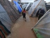 أونروا: الوضع فى غزة مأساوى والفيضانات تغرق آلاف الخيام وسط مياه ملوثة