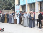 طوابير الناخبين تصطف أمام اللجان فى انتخابات مجلس النواب بالعياط والدقى 