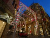 بيروت تتلألأ بالأضواء والزينة احتفالا بالكريسماس واستقبال 2026