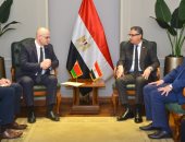 وزير التموين يبحث مع سفير بيلاروسيا التصنيع الغذائى والتعاون فى البورصة السلعية