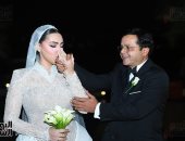 دموع محمد هنيدى أثناء رقصته مع ابنته بحفل زفافها