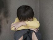 كيف تتحدث مع أطفالك عن الأحداث الصادمة؟.. ركز على صورة الخير 