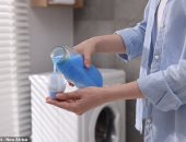 خبراء يحذرون من غسل قطع ملابس معينة بمنعم الأقمشة.. اعرفيها وحافظى عليها