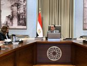 رئيس الوزراء يستعرض مقترحات تطوير المنطقة المحيطة بالقلعة ومنطقة الزبالين