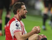 برينتفورد ضد ليدز.. هندرسون يصل لـ600 مباراة في الدوري الإنجليزي