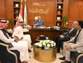 محافظ جنوب سيناء يبحث إقامة مهرجان الهجن الدولى بشرم الشيخ فبراير المقبل