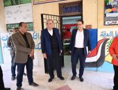 محافظ الغربية يتفقد لجان الإعادة داخل المدارس بطنطا ويُشيد بجاهزيتها الكاملة