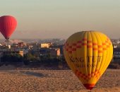 متعة البالون الطائر فى سماء الأقصر.. 46 رحلة تسبح بـ920 سائحا.. صور