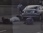 بطل جديد فى حادث سيدنى.. شاهد ما فعل الرجل ذو القميص الأرجوانى