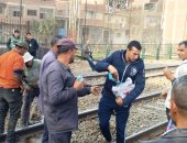 كرم أهالى السفاينة.. توزيع مياه وعصائر على العمال أثناء صيانة الخط بطوخ (صور)