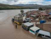 العالم هذا المساء.. خناقة ستات في قلب برلمان المكسيك ونائبات يقطعن شعر بعضهن..ترامب يعلن خطوبة نجله جونيور..وأمطار الموت تغرق بوليفيا..20 ضحية والفيضانات تحاصر مدنًا كاملة وتحذيرات من ارتفاع الحصيلة..صور وفيديو