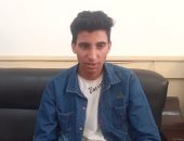 حكاية شاب أزهرى من كفر الشيخ برع فى التلاوة وكتابة الشعر.. فيديو