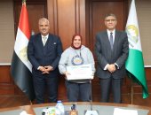 محافظ الجيزة يكرم الفرق الحاصلة على المراكز الأولى فى نهائيات الجمهورية