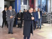 دقيقة حداد فى طابور الصباح.. محافظ بورسعيد يعزى أسرة السباح يوسف محمد.. فيديو وصور