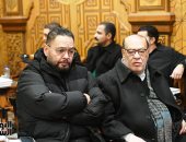 صلاح عبد الله وعمرو يوسف وأحمد رزق يقدمون العزاء فى أرملة الراحل مصطفى متولى..فيديو وصور 