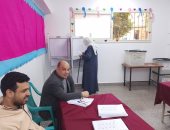 توافد المواطنين على لجان المطرية.. ومسن يتكئ على عكاز ليدلى بصوته