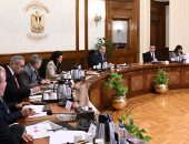 رئيس الوزراء يُتابع الموقف التنفيذى لمشروعات تحلية مياه البحر