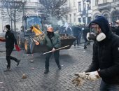 احتجاجات البطاطس تشل بروكسل والجرارات تغلق مبنى البرلمان الأوروبى.. اعرف القصة