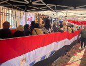 طابور من الشباب للتصويت فى جولة الإعادة بلجان الأسمرات.. صور