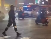 حاملا سكينا وقنابل.. أول فيديو لمنفذ هجوم تايوان وسقوط قتلى وجرحى