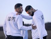 المنتخب يتغنى بـ محمد صلاح وتريزيجيه: دور على الحلوين أصل الصاحب ساحب