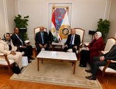 نائب رئيس الوزراء يبحث مع وزيرين بتنزانيا إطلاق مشروعات استراتيجية مشتركة