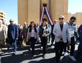 وزراء التنمية المحلية والتخطيط يتفقدان مهرجان المرأة الصعيدية بمدينة إسنا