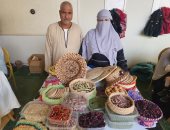 منتجات يدوية وإبداعات تراثية لفتيات إسنا في مهرجان المرأة الصعيدية بالأقصر