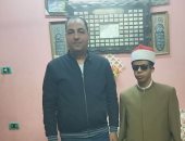 أهالى البلد اتبرعوا بسيارة هدية فوزه بالمركز الأول عالميا فى حفظ القرآن.. فيديو