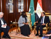 وزير الخارجية يلتقى مفوضة الاتحاد الأفريقى للتنمية الاقتصادية والتجارة