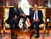 وزير الخارجية يلتقي رئيس مفوضية الإيكواس لبحث سبل تعزيز التعاون المشترك