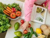 3 نصائح بسيطة لنظام غذائى صحى وصديق للبيئة.. الحرمان التام ليس حلاً
