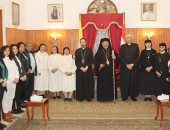 بطريرك الأقباط الكاثوليك يستقبل ممثلى المدارس والمؤسسات للتهنئة بعيد الميلاد