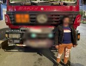 الداخلية تكشف ملابسات هروب سائق نقل بعد اصطدامه بسيارة ملاكي بالشيخ زايد