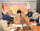 وزير الإسكان يعقد اجتماعا بمقر جهاز مدينة الشيخ زايد لاستعراض خُطط التطوير