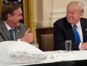 ترامب يدعم صاحب شركة «وسائد» لمنصب حاكم ولاية مينسوتا