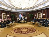 وزير الداخلية يستقبل وزير الحج السعودى لبحث أوجه التعاون المشترك