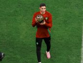 المغرب ضد جزر القمر.. حكيمى يحتفل بالكرة الذهبية الأفريقية مع الجماهير