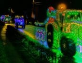 احتفالات المزارعين فى بلجيكا.. جرارات زراعية مزينة بالأضواء المبهرة تستقبل 2026