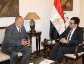 وزير الثقافة يلتقى خالد الصاوى لبحث إنشاء المركز الدولى للتدريب على فنون المسرح