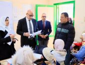 وزير التعليم يتابع نتائج الامتحان التجريبى فى البرمجة بإحدى مدارس بنى سويف