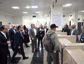 رئيس الوزراء يتفقد مجمع خدمات المواطنين "تحيا مصر" بقرية "الودى" بالصف