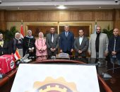 تسليم 32 فرصة جديدة بين عقود عمل وماكينات خياطة ودعم لذوى الهمم بمبادرة تمكين بالغربية