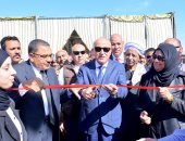 افتتاح مشروعات محطات الصرف الصحى لدعم أبناء مدن وقرى الأقصر احتفالاً بالعيد القومى.. المحافظ يفتتح مشروعات الصرف بالمدينة الصناعية بطاقة 3 آلاف متر يومياً.. وفرحة بافتتاح 4 محطات في قرى حياة كريمة