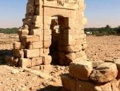 انتهاء أعمال الترميم وبدء تنفيذ الحفريات.. حكاية معبد الناضورة الأثري بالوادى الجديد.. تم إعلان مدينة الخارجة أول مدينة صديقة للبيئة من فوق هضبته.. يرتفع 75م عن سطح الأرض وكان نقطة مراقبة القوافل قديما.. صور