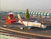 عربة سانتا كلوز تطوف سماء الإمارات وسط حالة من الفرح والتحديات