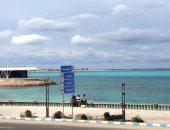 إنفاق ضخم لتطوير محافظة مطروح سياحيا وخدميا.. كورنيش مرسى مطروح واجهة المدينة السياحية.. يحاكي أبهى المناطق بعد التطوير الحضارى.. المرحلة الأولى تكلفت 2.4 مليار جنيه.. وجارٍ تنفيذ الثانية بالكورنيش الشرقى..صور