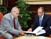 وزير الخارجية يلتقي رئيس مجلس الشيوخ