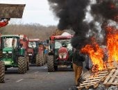 احتجاجات الفلاحين تشعل أوروبا.. ذبح الماشية والأبقار فى فرنسا يستفز المزراعين.. الجرارات تغلق الطرق السريعة بالتزامن مع الاحتفال بعيد الميلاد.. غضب فى ألمانيا وإسبانيا بسبب سياسات الحكومة والتجارة الدولية