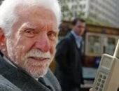 في ذكرى ميلاده.. قصة مارتن كوبر صاحب أول مكالمة هاتفية محمولة في التاريخ